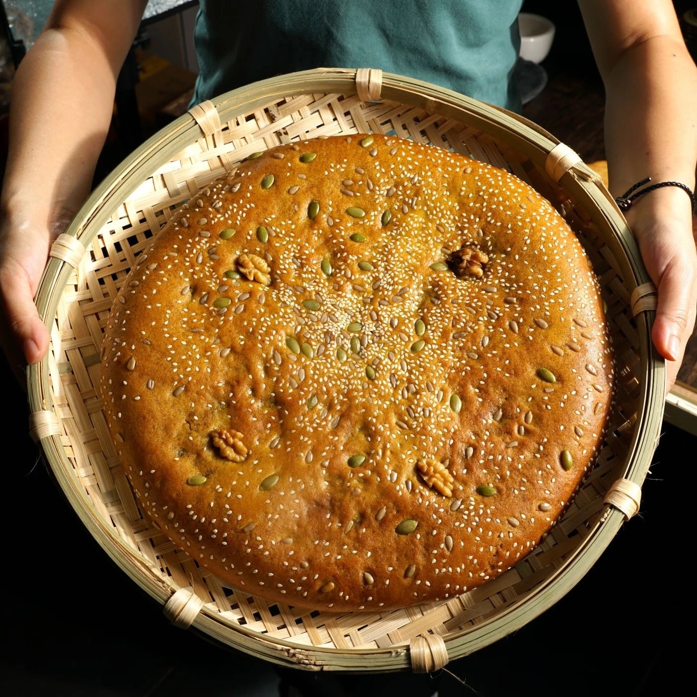 云南玉溪大营中秋节筛子月饼节日礼品团圆聚会馈赠亲友大月饼