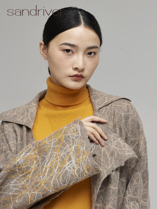 青海羊绒纯手工毛毡风衣外套SJF96W370A 商品图4