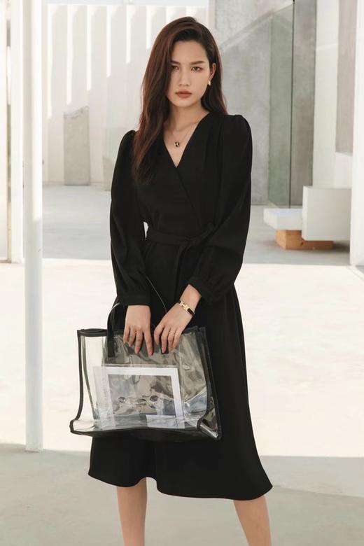 Le Malene 赫本风简约V领系腰连衣裙 13800 商品图1