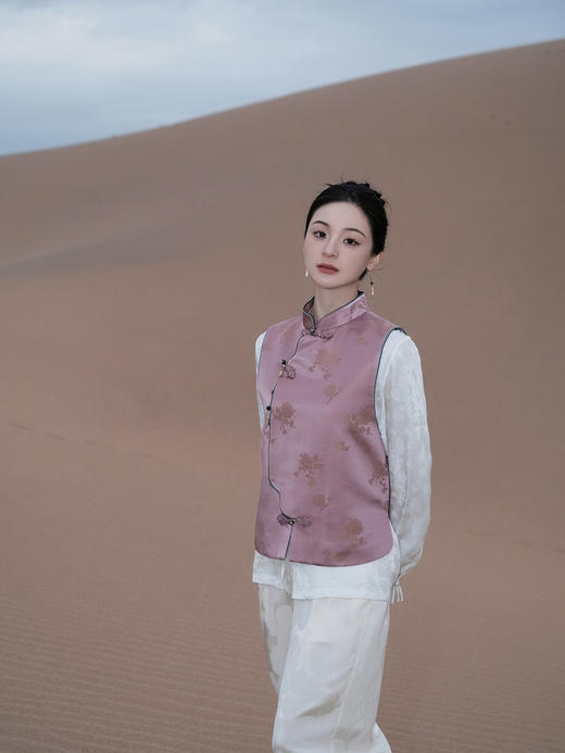 盛唐婧 |中式国风库缎菊花纹马甲 商品图2