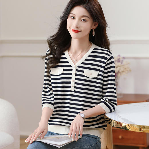 CC-5-6005七分袖条纹针织衫女夏新款2024早秋新款宽松V领中袖洋气减龄上衣 商品图0