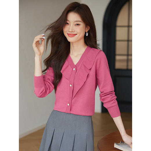 【年终特卖】熙世界法式荷叶边V领针织衫上衣小众别致长袖毛衣2025秋冬新款 商品图1