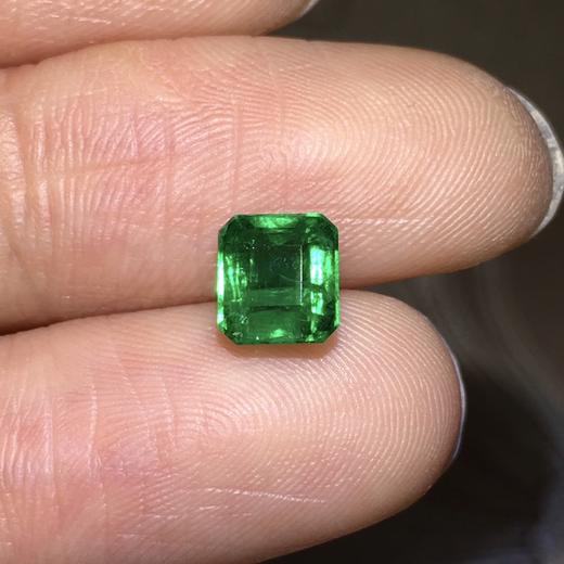 1.09ct 祖母绿裸石 商品图1