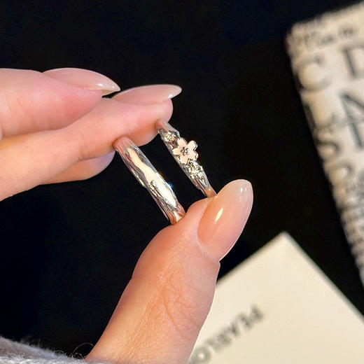 卡蒂罗/KADER 夜光效果 落樱连理枝情侣对戒 浪漫樱花甜蜜温柔可调节发光手饰一对 恋爱频率繁花似锦配饰 925银七夕 商品图7