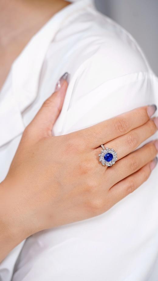2.06ct 蓝宝石戒指 商品图3