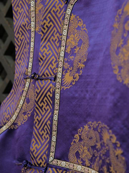 盛唐婧 |中式国风万字纹库缎琵琶襟马甲-紫色 商品图4