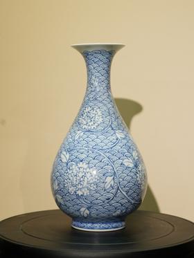 青花海水牡丹纹玉壶春瓶