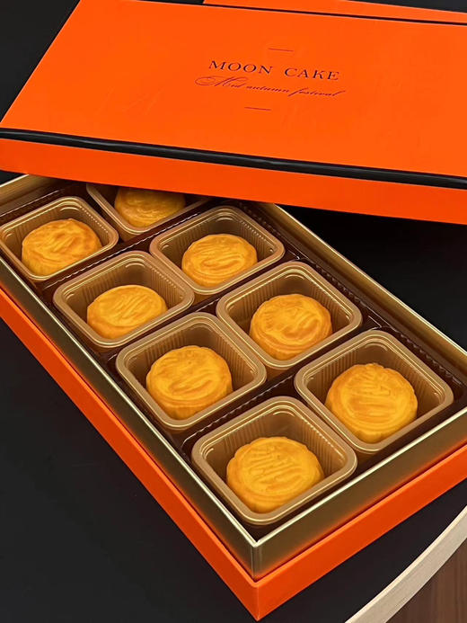 网红流心奶黄月饼六粒装 糕点零食流心酥广式中秋月饼传统甜品礼盒 商品图0