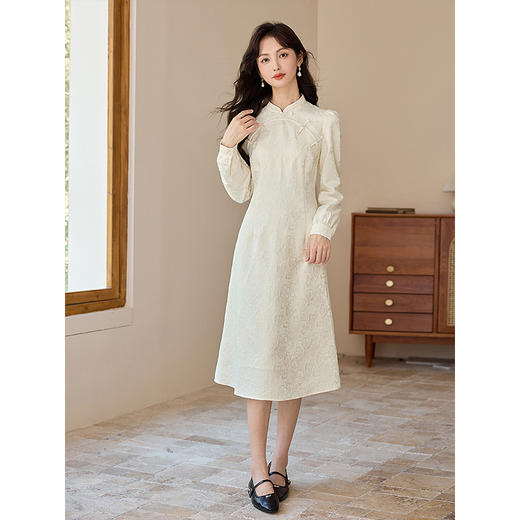 【五折购】熙世界改良旗袍连衣裙女2025秋装新款气质长袖新中式盘扣国风裙子 商品图4