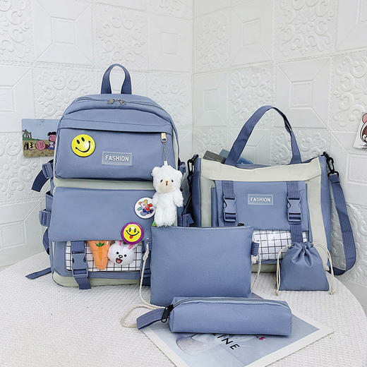 椛道绾媚族书包五件套 赠送小熊挂件*1+胡萝卜挂饰*1+兔子挂饰*1+4个随机徽章 商品图5