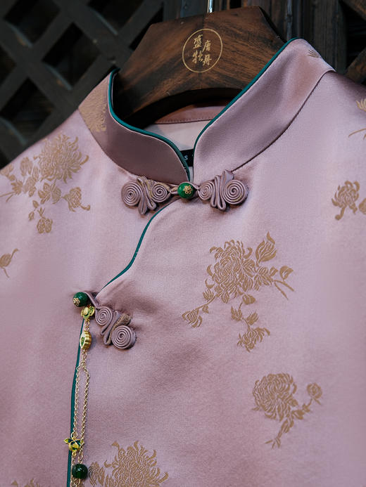 盛唐婧 |中式国风库缎菊花纹马甲 商品图4