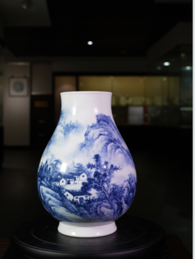 青花山水纹小褔筒瓶