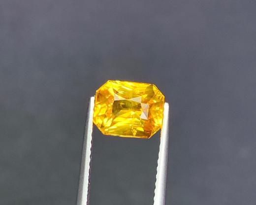2.56ct 黄蓝宝裸石 商品图4