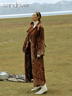 青海羊绒纯手工毛毡风衣外套SJF96W370A