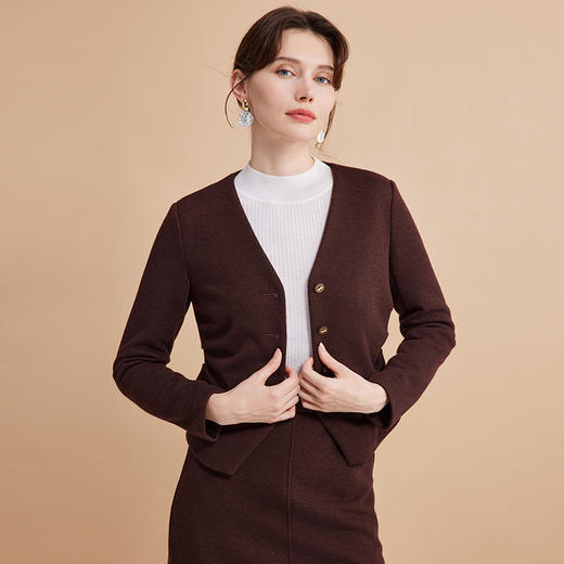 EITIE爱特爱气质V领高级感咖色褶皱收腰短款显瘦外套秋季新款D2403413 商品图4