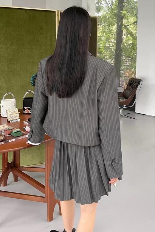 amadella 深灰条纹短款西装百褶裙套装 13811 商品图3