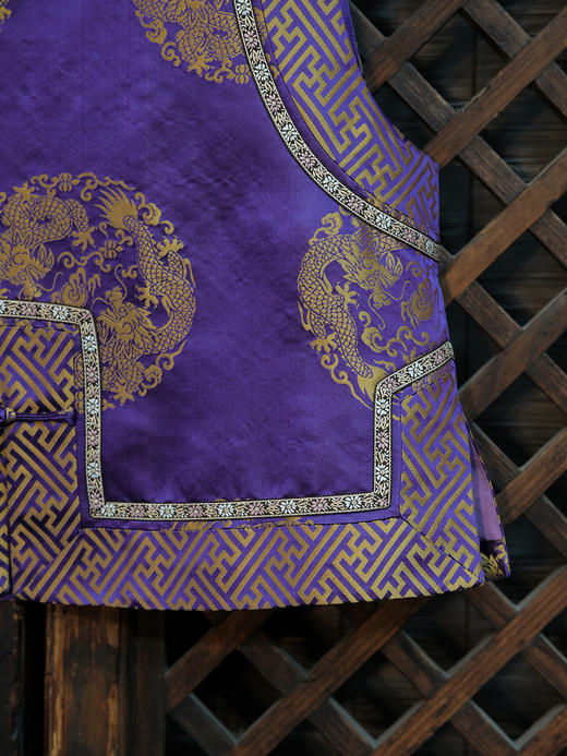 盛唐婧 |中式国风万字纹库缎琵琶襟马甲-紫色 商品图3