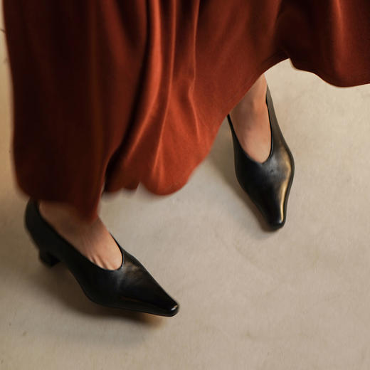 【阿么古纹马皮鞋】质感尖头单鞋异形跟4.5CM通勤百搭2025新款鞋子 商品图4