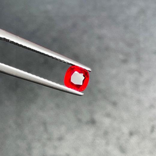 0.72ct 红宝石裸石 商品图3