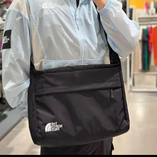 只有99个，处理！男女同款北面 出口订单！超大容量，TNF新款户外斜挎包单肩包 细节实拍  TNF新款户外斜挎包防水单肩包 商品图1