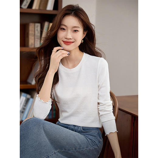 【五折购】熙世界肌理感针织T恤打底衫2025秋季新款黑色显瘦长袖内搭上衣 商品图0