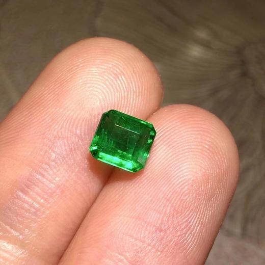 1.09ct 祖母绿裸石 商品图3