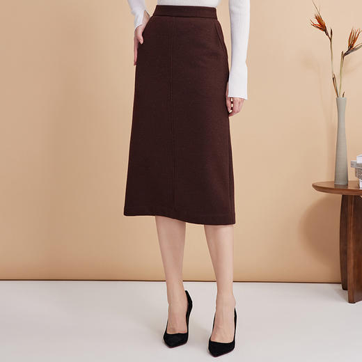 EITIE爱特爱气质优雅高级咖色高腰包臀过膝a字半身裙秋季新款D2406401 商品图2