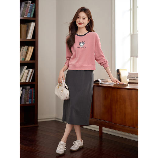 【年终特卖】熙世界休闲运动正肩圆领卫衣半身裙两件套装2025秋装搭配一整套 商品图3