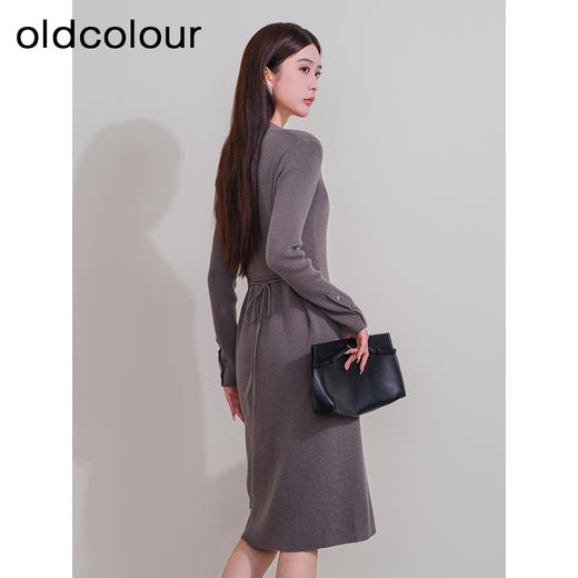 oldcolour冬季新款纯色优雅简约气质V领长款针织连衣裙P441001A1 商品图3