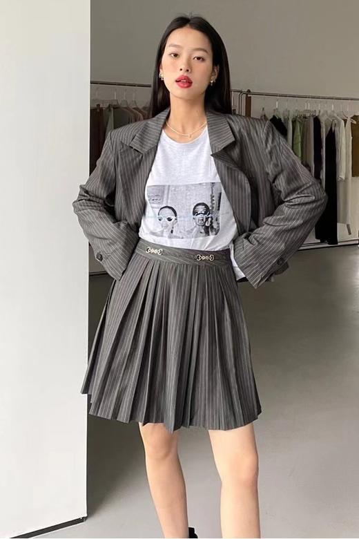 amadella 深灰条纹短款西装百褶裙套装 13811 商品图5