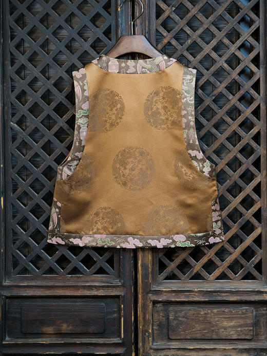 盛唐婧 |中式国风团龙库缎对襟马甲-棕色 商品图4