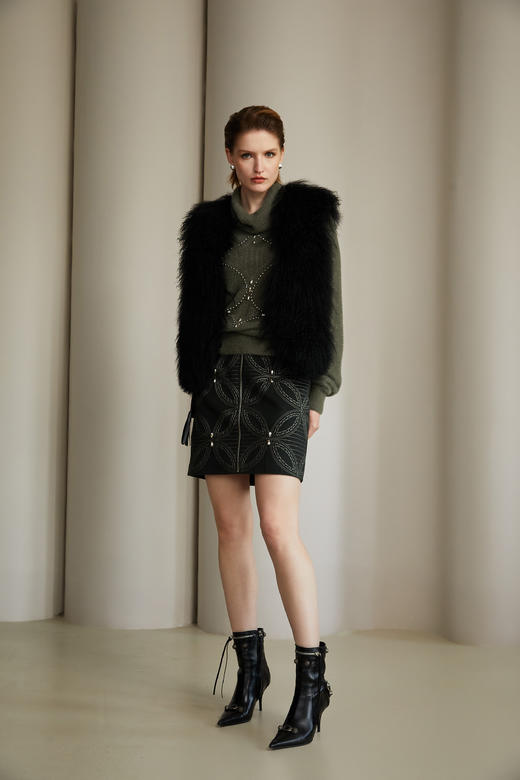 SAFICOO 时尚休闲 精致减龄 修身直筒短裙 商品图1