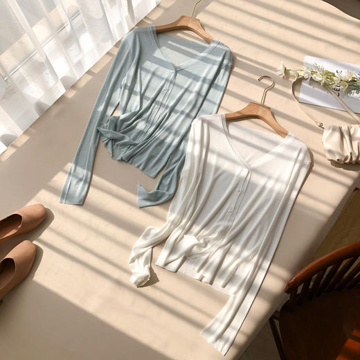 雀说柔软轻薄蚕丝开衫女夏宽松莱赛尔V领长袖针织空调衫AL 商品图3