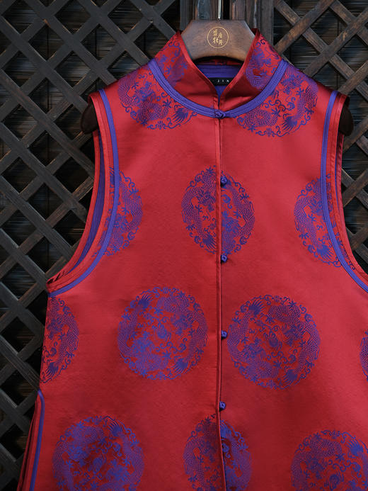 下架|盛唐婧 |中式国风库缎中长马甲-酒红 商品图1