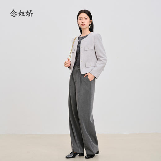 【商场同款】CNJ4859“睿智精英外套” 浅花纱灰色 气质无领设计 精致镂空雕花金属扣 长短适中 穿出好比例 商品图4