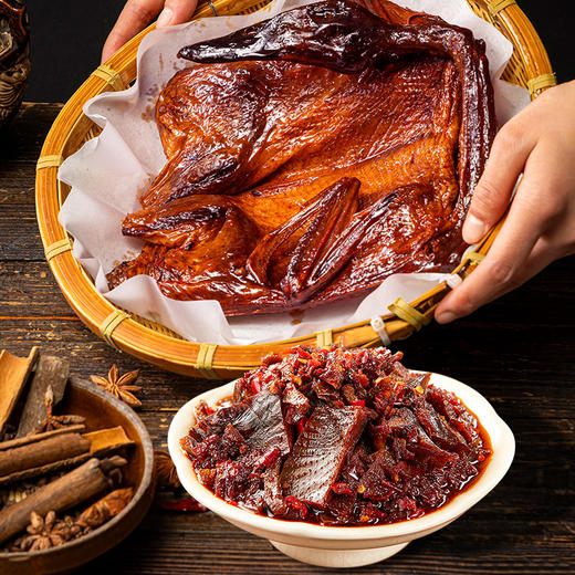 【57.6元任选3件】黑色经典酱板鸭辣酱258g/瓶 茶油新配方 勺勺酱鸭香 商品图3