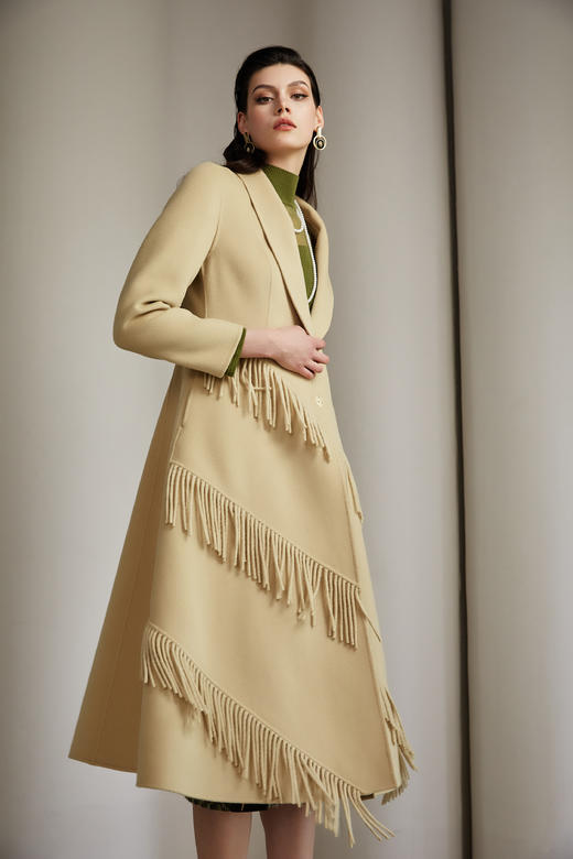 SAFICOO 优雅女人流苏收腰A摆设计式大衣 商品图2