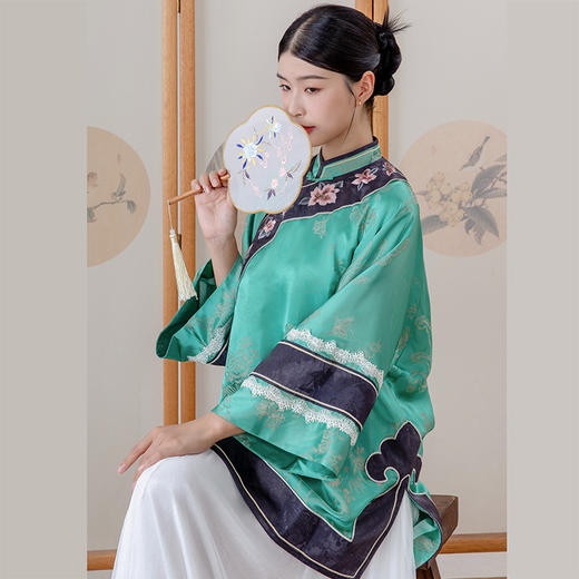 致橡树2024早秋新款女装人丝提花绣花二大衫上衣B241140-T 商品图1