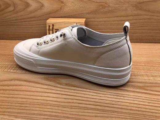 豪行2023年春季新品时尚休闲真皮女单鞋小白鞋23117022 商品图3