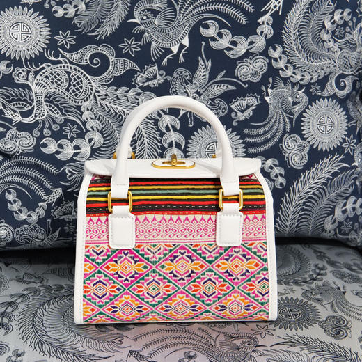 深山集市原创手作轻奢彩色数纱绣白色手提包2号HY05030125 商品图0