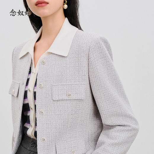 【商场同款】CNJ4859“睿智精英外套” 浅花纱灰色 气质无领设计 精致镂空雕花金属扣 长短适中 穿出好比例 商品图1