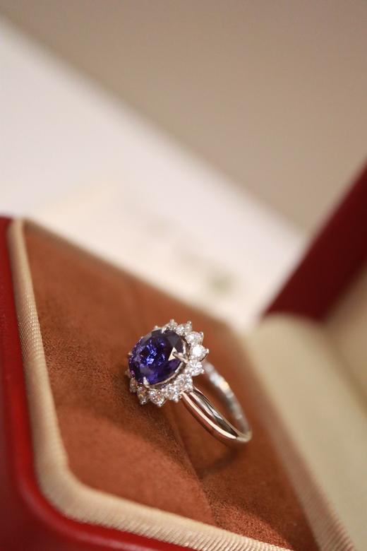 2.01ct 蓝宝石戒指 商品图3
