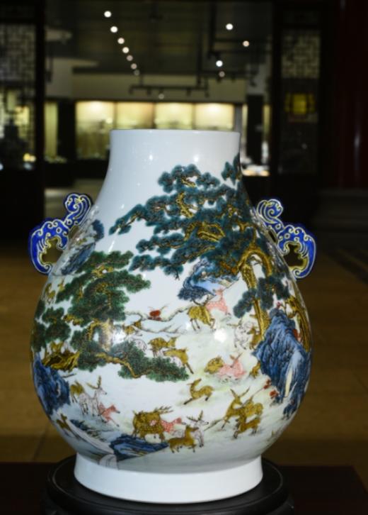 仿清乾隆粉彩百鹿双耳尊（蓝耳） 商品图0