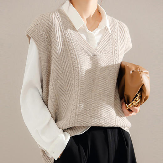 复古麻花针织马甲女2024秋冬新款v领坎肩慵懒风落肩毛衣背心外搭 商品图0