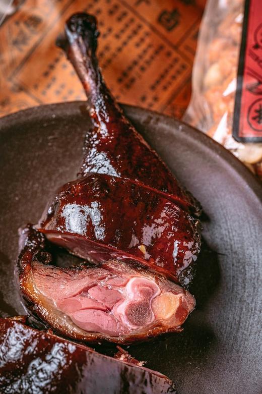 山里的消夏小吃！留海棠【 昌州酱鸭腿】古法制作工艺 老街油纸手工包 肉质细腻 润而不腻 带着酱卤香 下单72小时发货！ 商品图0