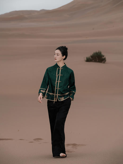 瑕疵|盛唐婧 |中式国风祖母绿库缎八仙纹外套[特价品](特殊商品不退不换) 商品图5
