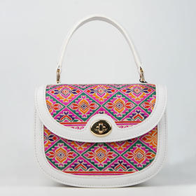 深山集市·彩色数纱绣白色手提包HY05030132