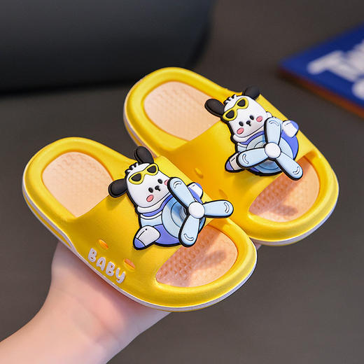 【萌趣不停，萌化你的心，玩耍与艺术的结合】儿童拖鞋新款 男孩女孩夏季室内居家 防滑软底 可爱卡通女宝宝凉拖鞋-QQ 商品图3