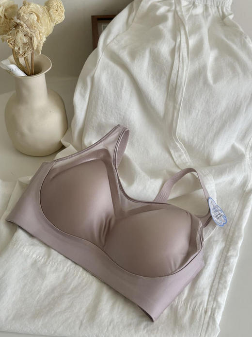 高级气质❗【贵妇鎏金桑蚕丝内衣】完全没有年龄跨越度 ！20+、30+姐妹穿了都好看精致✅  天然桑蚕丝细腻丝滑，还滋润养护胸部 💰两件立减20 商品图12