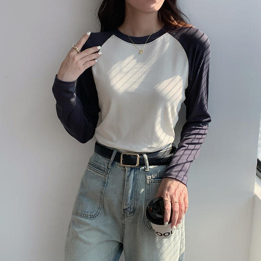 2024秋冬新款圆领撞色打底衫女韩版修身显瘦拼接打底上衣插肩袖 商品图3